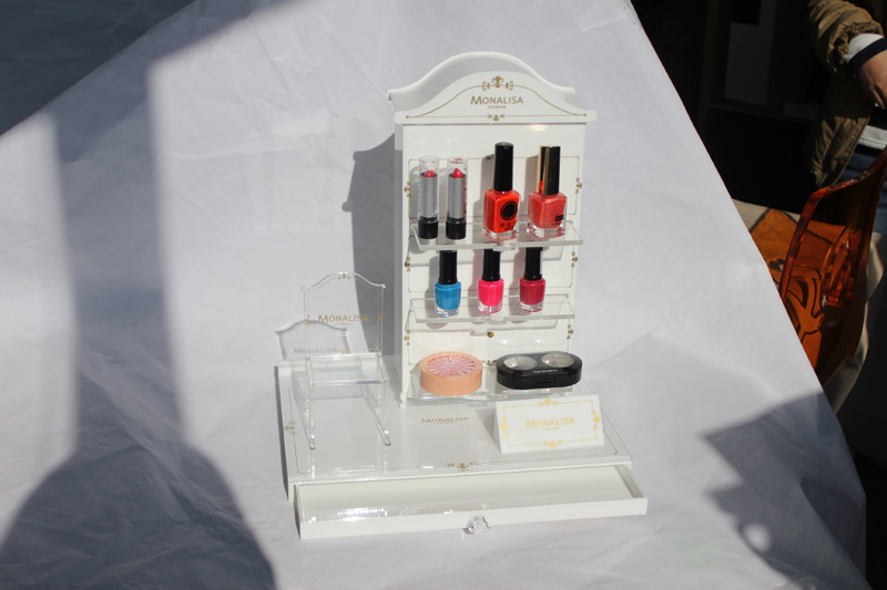 三層亞克力化妝品展示柜